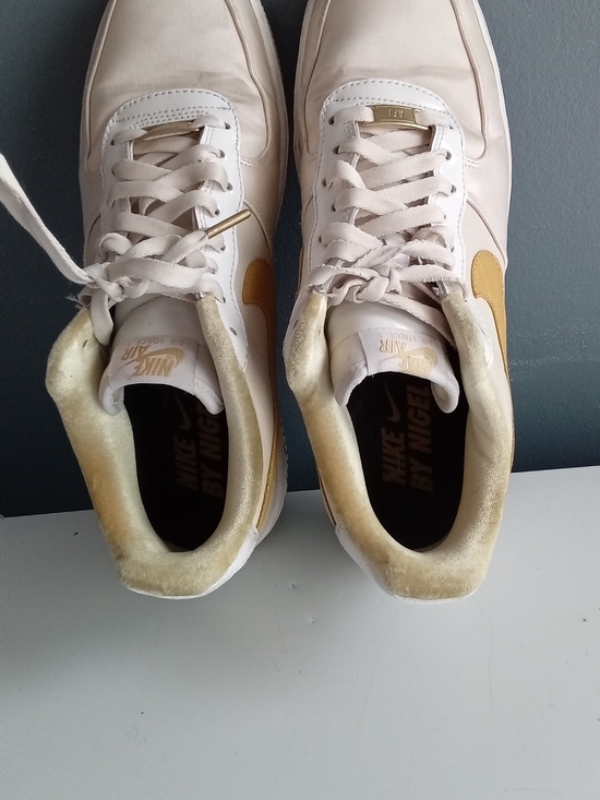 Athletic_Shoes